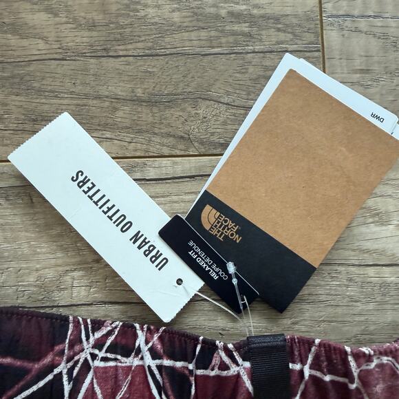 NWT TNF North Face Men's Class V Pathfinder Belted Shorts 7" Inseam Geode Red M - Picture 6 of 9